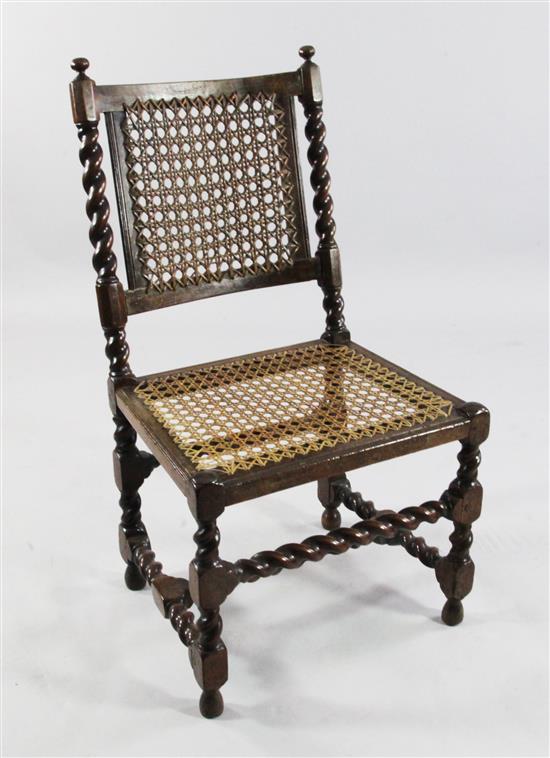 17th century walnut chair(-)